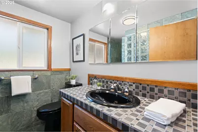 7225 SW Juniper Ter, Beaverton, OR 97008 - Photo 21