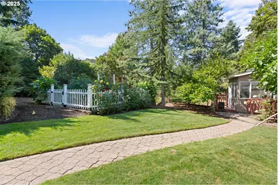 7225 SW Juniper Ter, Beaverton, OR 97008 - Photo 41