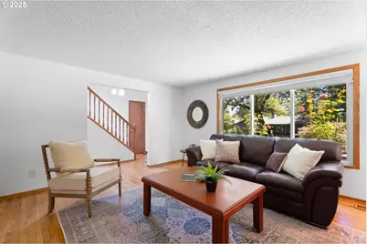 7225 SW Juniper Ter, Beaverton, OR 97008 - Photo 5