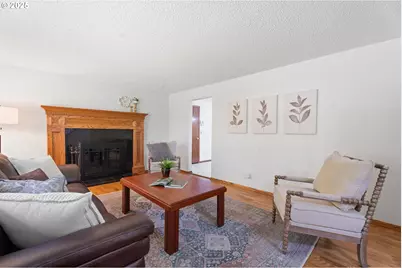 7225 SW Juniper Ter, Beaverton, OR 97008 - Photo 3