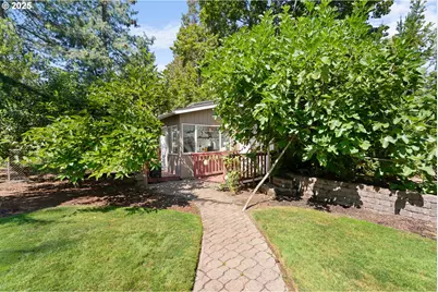 7225 SW Juniper Ter, Beaverton, OR 97008 - Photo 39