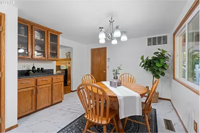 7225 SW Juniper Ter, Beaverton, OR 97008 - Photo 11