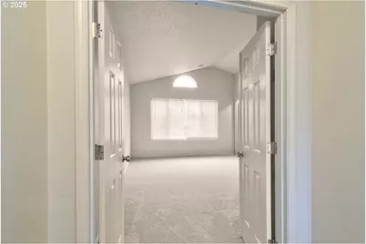 1380 NE Birkshire Ct, Hillsboro, OR 97124 - Photo 13