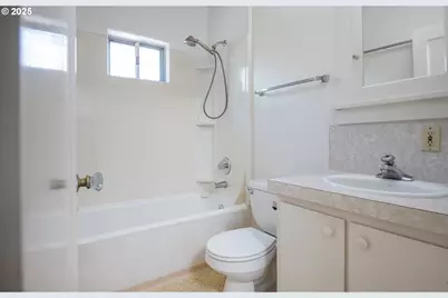 1902 NE 38th Ave, Portland, OR 97212 - Photo 15