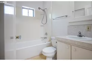 1902 NE 38th Ave, Portland, OR 97212 - Photo 15