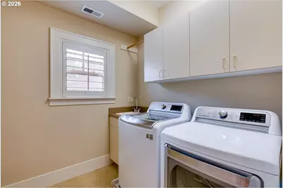 695 SW Foresta Ter, Portland, OR 97225 - Photo 33