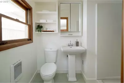 1527 N Emerson St, Portland, OR 97217 - Photo 15