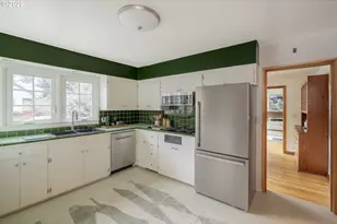 1527 N Emerson St, Portland, OR 97217 - Photo 9