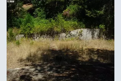 691 Grandview St, Glide, OR 97443 - Photo 17
