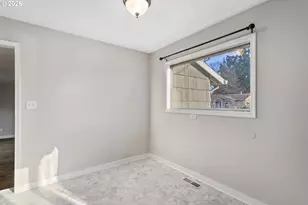 8705 SE Pardee St, Portland, OR 97266 - Photo 9