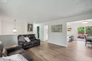 902 SE Atherton Ave, Gresham, OR 97080 - Photo 7