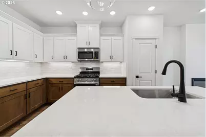 3275 SE Bend Ln, Hillsboro, OR 97123 - Photo 9
