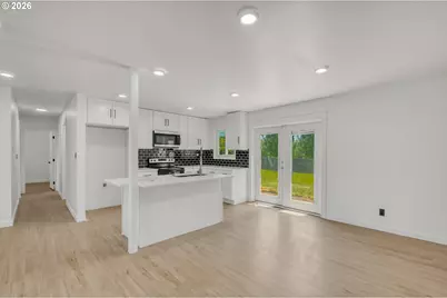 18010 SE Stephens St, Portland, OR 97233 - Photo 17