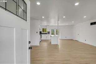 18010 SE Stephens St, Portland, OR 97233 - Photo 13