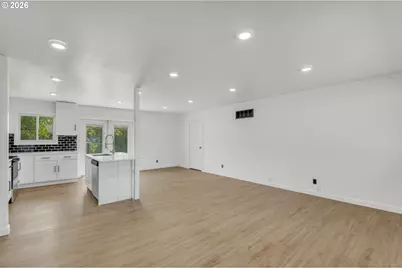 18010 SE Stephens St, Portland, OR 97233 - Photo 15