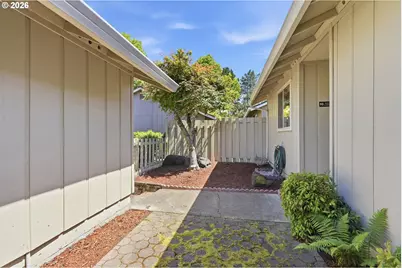 2986 SE Blue Bird Dr, Hillsboro, OR 97123 - Photo 5