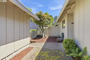 2986 SE Bluebird Dr, Hillsboro, OR 97123 - Photo 5