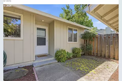 2986 SE Blue Bird Dr, Hillsboro, OR 97123 - Photo 3