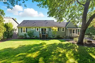 10945 SW 61st Ave, Portland, OR 97219 - Photo 3