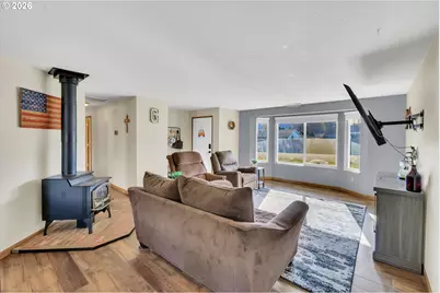 505 N Hubbard Ave, Yacolt, WA 98675 - Photo 5