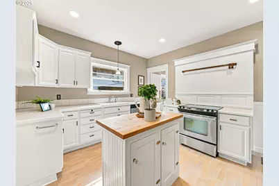 810 Center St, Oregon City, OR 97045 - Photo 19