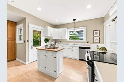 810 Center St, Oregon City, OR 97045 - Photo 17