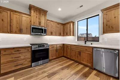 916 SE 35th St, Battle Ground, WA 98604 - Photo 13