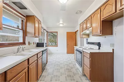 7710 N Washburne Ave, Portland, OR 97217 - Photo 11