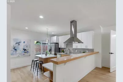 9449 N Geneva Ave, Portland, OR 97203 - Photo 5