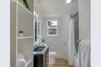 9449 N Geneva Ave, Portland, OR 97203 - Photo 9
