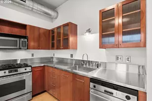 420 NW 11th Ave, Portland, OR 97209 - Photo 17