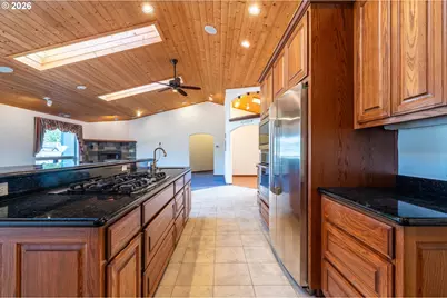 277 10th St SE, Bandon, OR 97411 - Photo 23