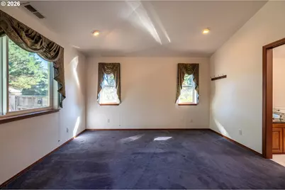 277 10th St SE, Bandon, OR 97411 - Photo 37