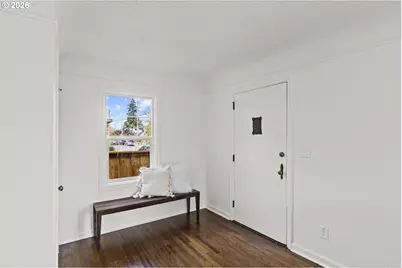 1224 NE Roselawn St, Portland, OR 97211 - Photo 5