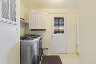 281 Heavenly Ct, Sutherlin, OR 97479 - Photo 11