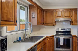 1015 Saville Ave, Eugene, OR 97404 - Photo 9