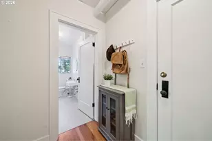 2829 SE Belmont St, Portland, OR 97214 - Photo 3