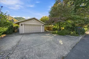 21 N River Dr, Roseburg, OR 97470 - Photo 1