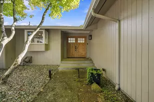 21 N River Dr, Roseburg, OR 97470 - Photo 3
