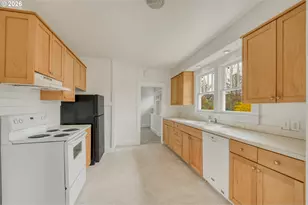 5819 N Concord Ave, Portland, OR 97217 - Photo 9