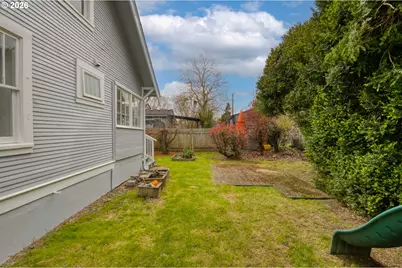 5819 N Concord Ave, Portland, OR 97217 - Photo 29