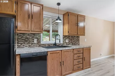 1067 Spirit Lake Hwy, Castle Rock, WA 98611 - Photo 11