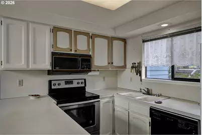 4427 Fox Hollow Rd #7, Eugene, OR 97405 - Photo 9