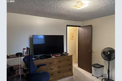 885 NE Sunset St, Roseburg, OR 97470 - Photo 9