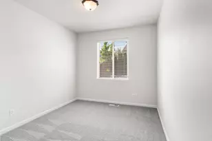 15900 SW Snowy Owl Ln, Beaverton, OR 97007 - Photo 9