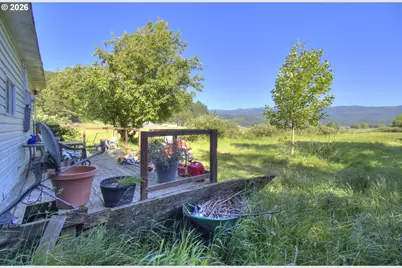 95224 N Bank Rogue River Rd, Gold Beach, OR 97444 - Photo 13
