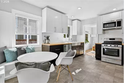 6826 N Congress Ave, Portland, OR 97217 - Photo 11