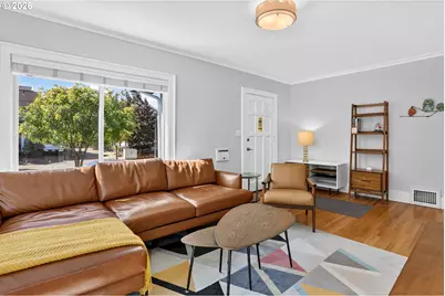 6826 N Congress Ave, Portland, OR 97217 - Photo 5