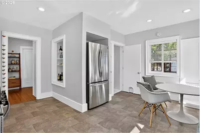 6826 N Congress Ave, Portland, OR 97217 - Photo 9