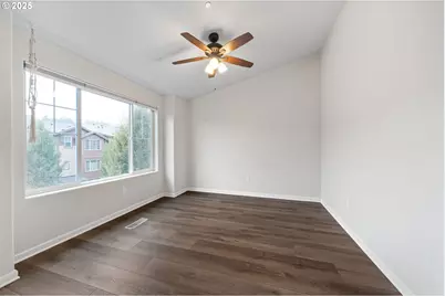 172 NE 79th Ave, Hillsboro, OR 97006 - Photo 17